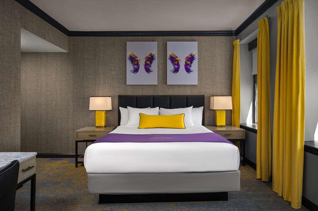 The Admiral Hotel Mobile Bilik gambar